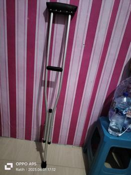 Product Review of Tongkat Ketiak Dewasa / Alat Bantu Jalan Dewasa (Egrang / Krek Ketiak / Kruk Ketiak / Kruk Crutch) from M**h 0