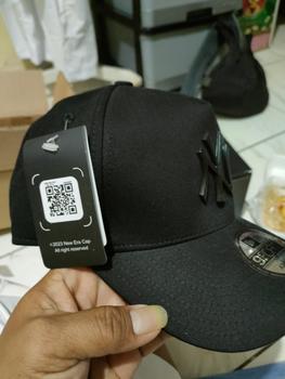 Product Review of Topi import premium Logo La GOLD Besi Pria from u**0 0