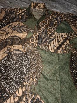 Product Review of Kemeja Batik Pria Kate Hijau Sage Kain Katun Mikro from M**n 0
