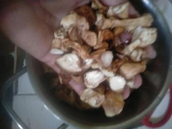 Product Review of Chân Nấm Hương Khô Việt Nam túi 1kg from l**2 l** c** 1