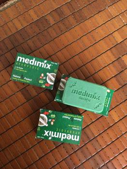 Product Review of Xà Phòng Medimix 18 Loại Thảo dược Ayurveda Tác Động Nhanh 125g Dưỡng Body Skincare from N**w 0