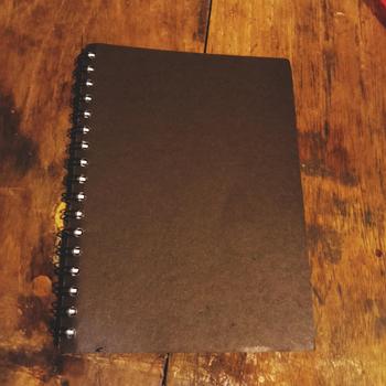 Product Review of (DTS) Buku Sketsa A6 A5 Sketchbook Isi 50 Lembar 100 Halaman Jilid Spiral Cover Vintage Paper Stationery from C**️ 1