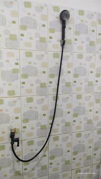 Product Review of 5 In 1 Kepala Shower Set Mandi Hitam Premium Shower Head Set 5 Mode Adjustable Shower Dengan Selang Portable Kamar Mandi Shower Air Keran Minimalis Aluminium from B**r 3