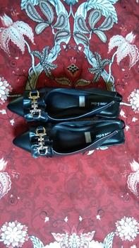 Product Review of Declare&Dee Heels Blok Wanita Pitaloka Square Toe High 3 CM Black Karet Belakang Best Seller Shoes flat  shoes from 🐰**. 1