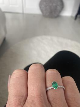 Product Review of 【T8】925 Sterling Silver Oval Shape CZ Ring from R**a D**s N** 1