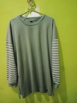 Product Review of QR PROJECT ID - KAOS POLOS OVERSIZE LENGAN PANJANG STRIPE SALUR WITH SLIT from m**_ 0