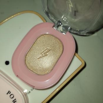 Product Review of PINKFLASH Long-lasting Waterproof Highlighter Contour Soft Smooth Naturally Shimmer Bronzer Makeup Powder Cosmetic from 🦦** 0