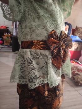 Product Review of kebaya bayi dan anak warna moca//tedak sinten//kebaya bayi murah Parsel from U**g 0