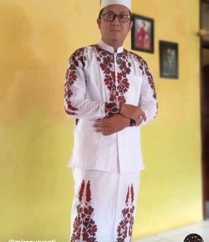 Product Review of setelan sarung & baju koko batik motif akhwan putih Katun Muslim Panjang Putih from N**a b**a 1