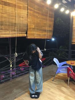 Product Review of Quần Jeans Ống Rộng Phong Cách Hàn Quốc KARA 498- Chất vải dày dặn, thoải mãi, dễ phối đồ from q**y l** v** n** đ** t** ** 2