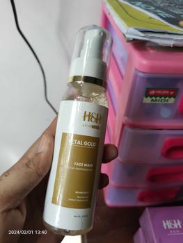 Product Review of HNH Facial Wash Acne Glow - Sabun Cuci Muka Gentle untuk Kulit Berminyak & Berjerawat from R**a 0