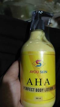 Product Review of Cream Krim Pemutih Buku Jari Tangan Gelap, Cream Whitening Pemutih Jari Tangan Hitam, Pencerah Jari Tangan Gelap/ Kusam, Pelembab Kulit Kering, Penghilang Buku Tangan Gelap, Tangan Keriput, Kasar, Melembutkan & Menghaluskan Kulit [BPOM] from d**e 0