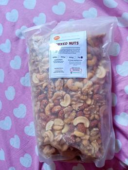 Product Review of Daily Snacks Mixed Nuts (Cashews, Almonds, Walnuts) - in Ziplock Pouch from A**e J** 2