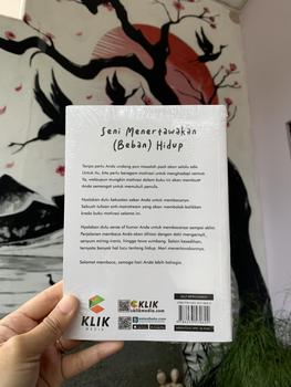Product Review of BUKU MOTIVASI : SENI MENERTAWAKAN (BEBAN HIDUP) from y** ** 2