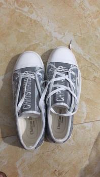 Product Review of GIÀY THỂ THAO NAM NỮ THÊU CHỮ D SNEAKER UNISEX MÀU GHI HỌA TIẾT CHỮ THÊU NỔI BẬT Shoes Đế Bằng giay nam Nhung from T**n Đ**@ 0