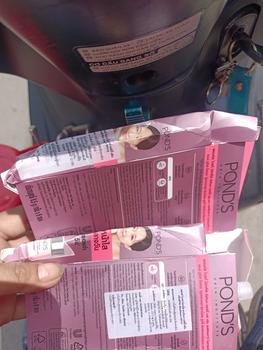 Product Review of Kem Dưỡng Da Ban Ngày Ponds White Beauty- Women Nữ Skincare Làm Đẹp Da Dưỡng Ẩm Da from y** y** 3
