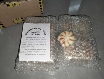 Product Review of bánh khóm hoa mai-  # ít đường- hương vị dứa -  Hữu cơ # Đào bánh khóm vị chua ngọt không gmo banh bánh abc ăn cùng from D**D 2
