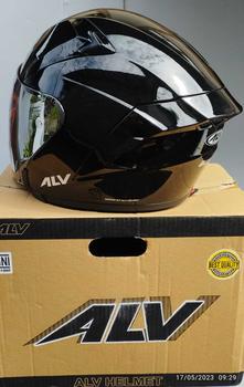 Product Review of HELM ALV ULTRON VISOR SILVER SNI ORIGINAL PRIA WANITA SNI from K**t B**🤪 1