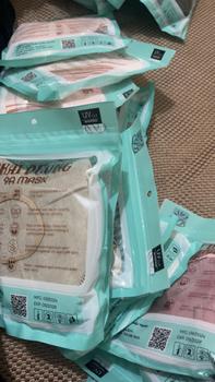 Product Review of ( Combo 300 cái )Khẩu trang 9A full mặt 5 lớp kháng khuẩn, kháng tia UV. Chống nắng toàn diện cho nam, nữ. 9a Thái Dương che kín mặt chống nắng kháng bụi bẩn. from T**n 0