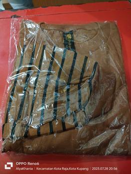 Product Review of QR PROJECT ID - KAOS POLOS OVERSIZE LENGAN PANJANG STRIPE SALUR WITH SLIT from A**a P**✨ 0