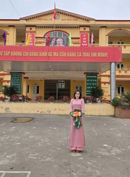 Product Review of Áo Dài Tây Thi Cổ Tròn Phối Viền Cổ Tay Có Cúc Xinh Xỉu, Phù Hợp Cho Chị Em Đi Chơi, Đám Hỏi, Đi Dạy - CiCi Thùy Clothing Nữ from T** c** 7**9 1