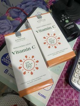 Product Review of KEM CHỐNG NẮNG VITAMIN C (Tặng nước hoa) PHÙ HỢP VỚI MỌI LOẠI DA Skincare Nữ Làm Đẹp Da from T** T**_ b**h b** 3