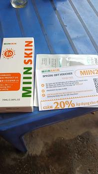 Product Review of Kem chống nắng hỗ trợ nâng tone MIINSKIN Sunblock Skin Protect UV SPF50+/PA++++ 70ml from N**n L**h 0