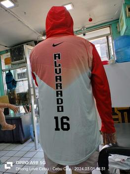 Product Review of BOUNDARY HOODIE WARMER CUSTOMIZED NAME AND NUMBER from D**g L**e C**u 0