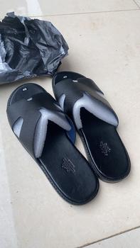 Product Review of Dép Nam quai ngang bản da sần chữ [H] full đen .sang xịn mịn DéP Sandal Đế Bằng Cao Su Nhung Đồng from G** L**m 0