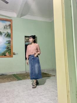Product Review of Chân váy jean nữ dáng dài LIMISU váy bò dài lưng cao dáng chữ A xẻ tà sau chất jean cao cấp Nữ ( V1 ) from H**n n** 1