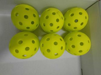 Product Review of Bóng pickleball ngoài trời 40 lỗ, Độ nảy ổn định, Độ bền cao - MHB01 - Sport Bi Đồng Cao Su vợt  pickleball from M**H Q**N 0