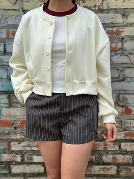 Product Review of Quần short nữ BIGSIZE Banamo quần sooc kẻ sọc cạp cao tone dáng phong cách trẻ trung Hàn Quốc 9002 from D**🙊 1