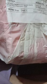 Product Review of Isabel Adelia ALICE Sandal Wanita Harian Elegan Teplek Kekinian Empuk Mewah Sendal Flat from L**🫧 0