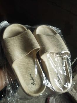 Product Review of New arrival fashion hot style thick bottom slip on sandal for women 2-3 inch high soft non-slip sandals for women Girl Slippers（+1 size） from j**💙 1
