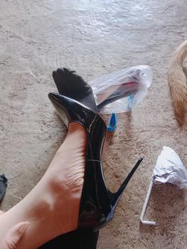 Product Review of Màu Đen, Cao 11cm  12cm - Giày Cao Gót Da Bóng Đế Đỏ from T**m ** 0