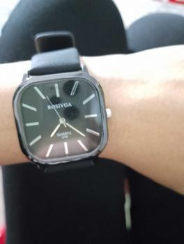 Product Review of Đồng hồ thời trang nam nữ Rosivga R42 mặt vạch cá tính dây da mềm êm tay gồm HỘP ĐỒNG HỒ, CHỐT THÁO DÂY ĐỒNG HỒ, KHĂN LAU, VÒNG TAY VÀ PIN ĐỒNG HỒ from b**🌷 0