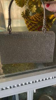 Product Review of Túi Xách Nữ Đeo Chéo Bag Clutch Đi Tiệc Cầm Tay Quai Kiềng Đính Đá BlingBling Màu Đen Màu Bạc Sang Chảnh Kèm Dây Xích Size 18 HÀNG CHUẨN QC Nhung Kem tuixach  thoitrang Khô sạch Nhẫn Đinh from G**h 0