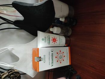 Product Review of KEM CHỐNG NẮNG VITAMIN C (Tặng nước hoa) PHÙ HỢP VỚI MỌI LOẠI DA Skincare Nữ Làm Đẹp Da from B**h 💵** 0