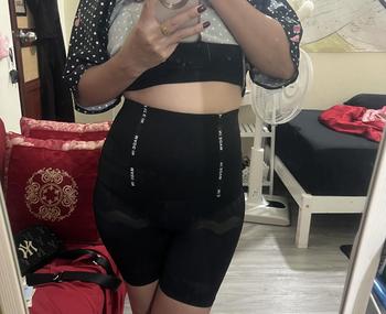 Product Review of Quần đùi gen ôm bụng , chống cuộn from g**u 0