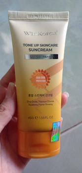 Product Review of Kem Chống Nắng Nâng Tone Kiềm Dầu Che Khuyết Điểm SPF 50 + PA ++++ Thương Hiệu : WinKorea Skincare Sunscreen Chăm Sóc Da Nữ Làm Đẹp Da from L** T**n T** H**g 1