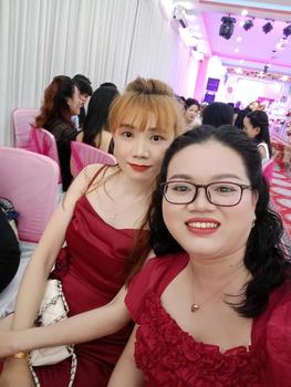 Product Review of VÁY LỤA THIẾT KẾ XẺ TÀ TÔN DÁNG CHÍT LY EO from T** P**g L**h 2** H**g 1