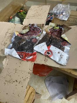 Product Review of 1KG - THỊT TRÂU GÁC BẾP HÀ GIANG + KÈM CHẨM CHÉO(2 gói) Ăn Vặt Food Snack Thức Ăn from P**m T**h 0