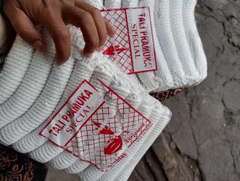 Product Review of ￼[ISI 10 PCS] TALI SERAT PRAMUKA 10 m DAN 5 m / TALI PRAMUKA / TALI TENDA from A**a D**n A**d 0