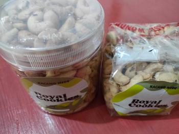 Product Review of KACANG MEDE Goreng Oven Pedas Manis toples 600ml Kacang Mete Wonogiri Mente camilan renyah from R**i 0