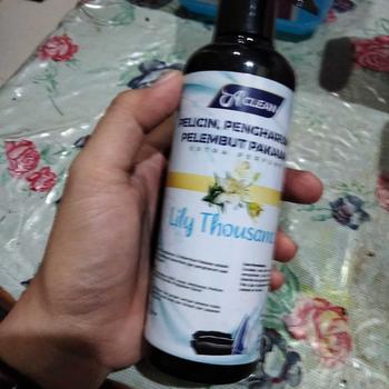 Product Review of Amorens Pelicin Setrika Pakaian / Pafum Laundry & Pewangi Pakaian 1 liter 3 in 1 Wangi Tahan Lama [1000ml] from M**i 3