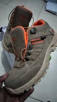 Product Review of Sepatu Safety Pria Ujung Besi Boots Pendek Kerja Lapangan Outdoor Sol Karet Anti Slip Sefty Shoes Cowok Keren dan Trendi Lavio Geneva Low High from A**n 1