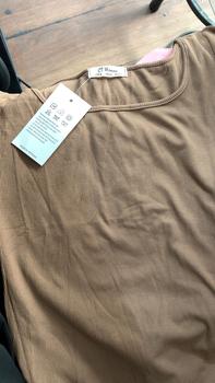 Product Review of Áo thun nữ cổ vuông trơn chất liệu co giãn thoáng mát - Bella Top MS16 from N**6 0