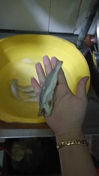 Product Review of 1Kg KHÔ CÁ ĐÙ NHỎ VỊ MẶN CÀ MAU (Khách thích ăn cá nhỏ, mặn mình ủng hộ Út nhé) from H** L** 0