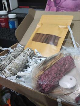 Product Review of Smudge Kit - Abalone Shell, Smudge Stick, Palo Santo (White Sage, Dragon’s Blood, Blue Sage, Cedar, Rosemary, Yerba Santa from L**X R**3 1