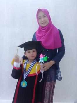 Product Review of kebaya wisuda kebaya pagar ayu warna navy from l**a i**i 0